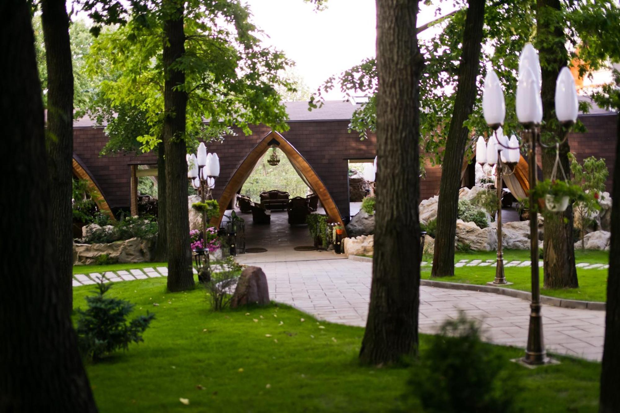 Hotel La Castel Iasi Exterior foto