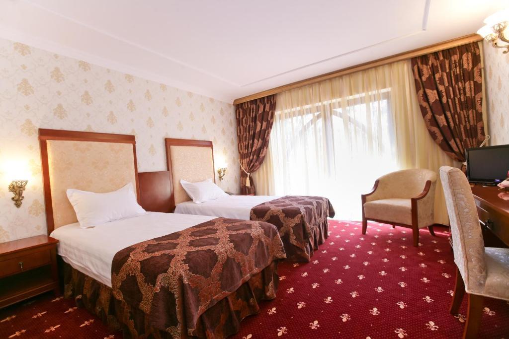 Hotel La Castel Iasi Quarto foto