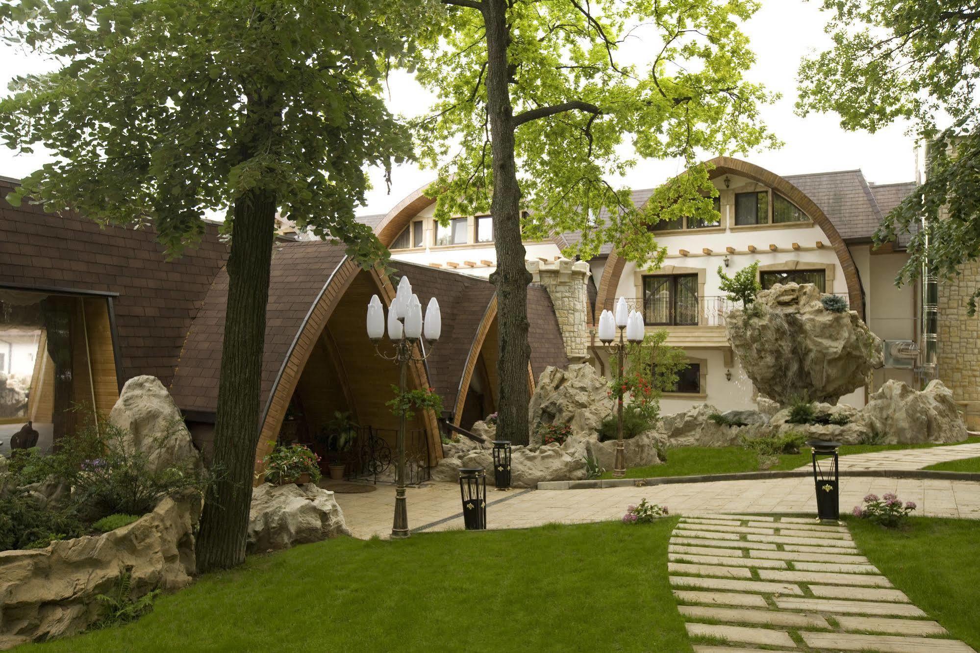 Hotel La Castel Iasi Exterior foto